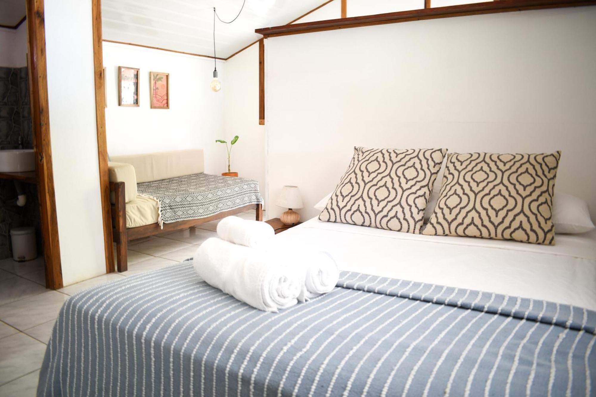 Cuatro Vientos Lodge & Apartments - Mal Pais, Costa Rica Playa Santa Teresa  외부 사진