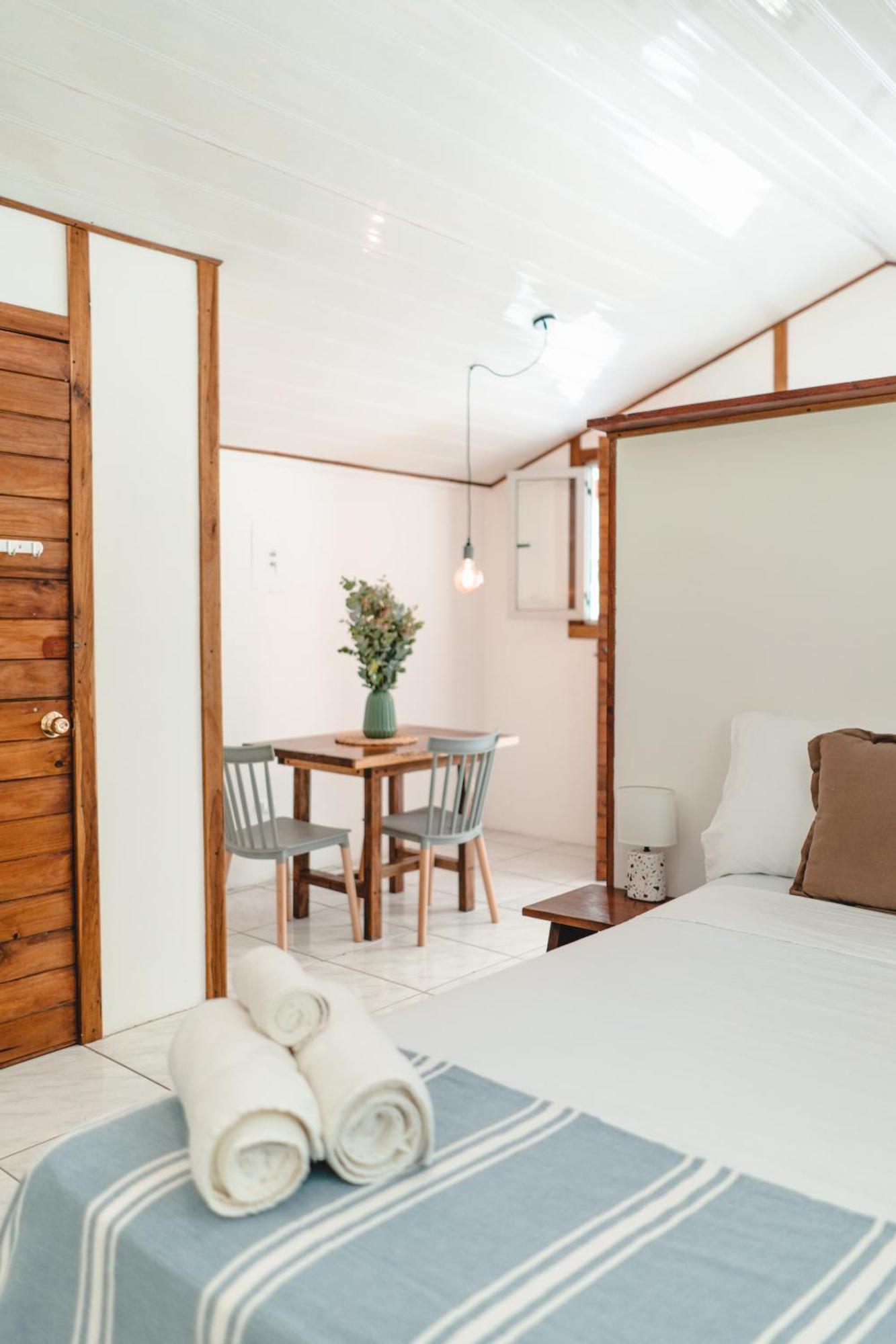 Cuatro Vientos Lodge & Apartments - Mal Pais, Costa Rica Playa Santa Teresa  외부 사진